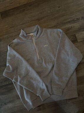 ALO Yoga Grey 1/4 Zip Pullover Size Medium ( M )